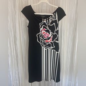 White House Black Market Capped Sleeved Dress with Graphic Rose Design - Size XS